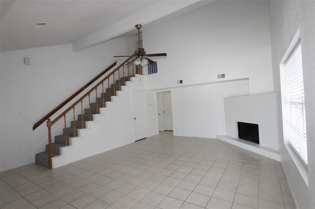 6612 Tamar Dr in Pasadena, TX - Foto de edificio - Building Photo