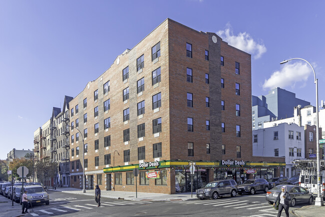 244 E 198th St in Bronx, NY - Foto de edificio - Building Photo