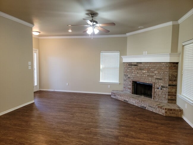 9812 Weatherford Ave in Lubbock, TX - Building Photo - Building Photo