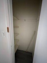 1654 W Pratt Blvd in Chicago, IL - Building Photo - Building Photo