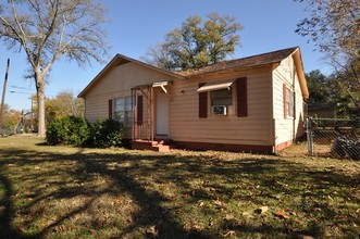 215 E Lake St in Tyler, TX - Building Photo - Building Photo