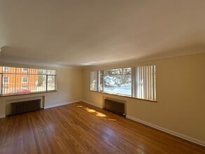 Sherman Arms Apartments in Denver, CO - Building Photo - Interior Photo