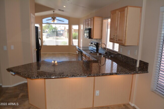 17303 N 27th Pl in Phoenix, AZ - Building Photo - Building Photo