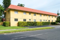 THE DANIA PLACE in Dania, FL - Foto de edificio - Building Photo