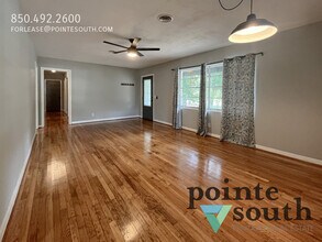 5807 Aurora Ave in Pensacola, FL - Building Photo - Building Photo