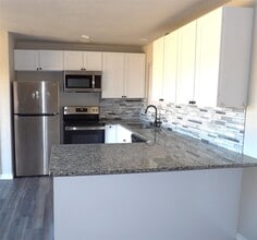 125 SE Surrey Ln in Lawton, OK - Building Photo - Building Photo