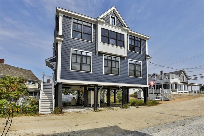property at 4 18th St