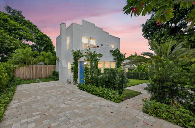 825 34th St in West Palm Beach, FL - Building Photo - Building Photo