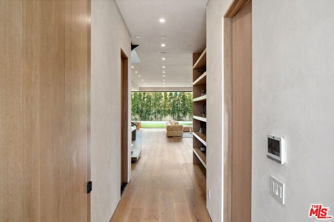 14718 Otsego St in Los Angeles, CA - Building Photo - Building Photo