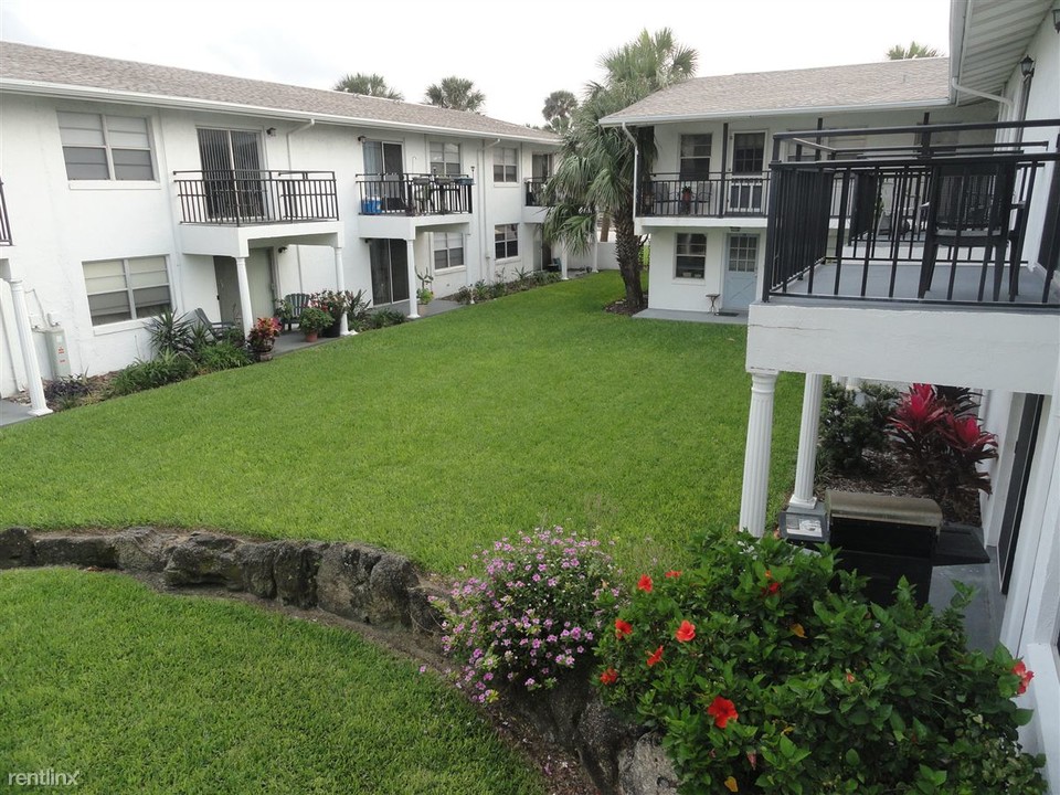 Beachside Apartments in Daytona Beach, FL - Foto de edificio