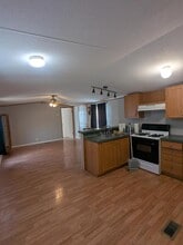 611 W Matthews St in Chillicothe, IL - Building Photo - Building Photo