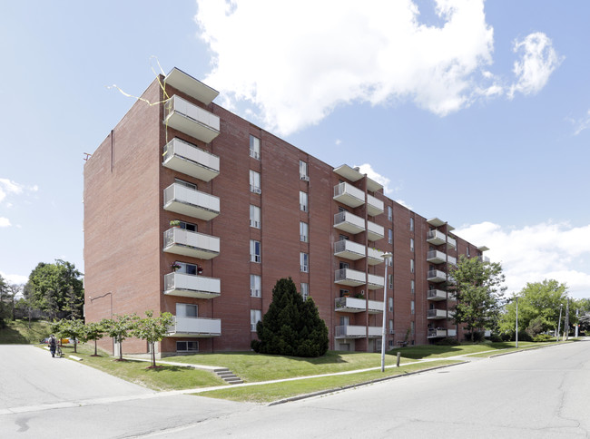 Regency Court II in Guelph, ON - Building Photo - Building Photo