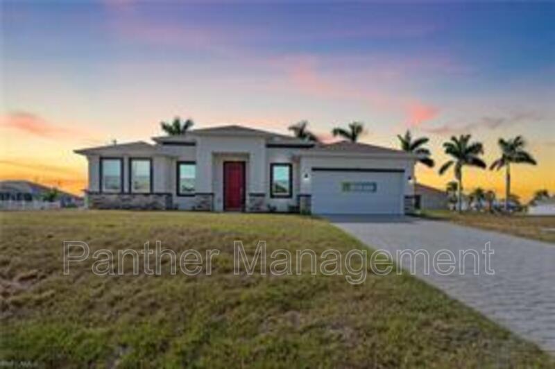 2122 NW 11th St in Cape Coral, FL - Building Photo