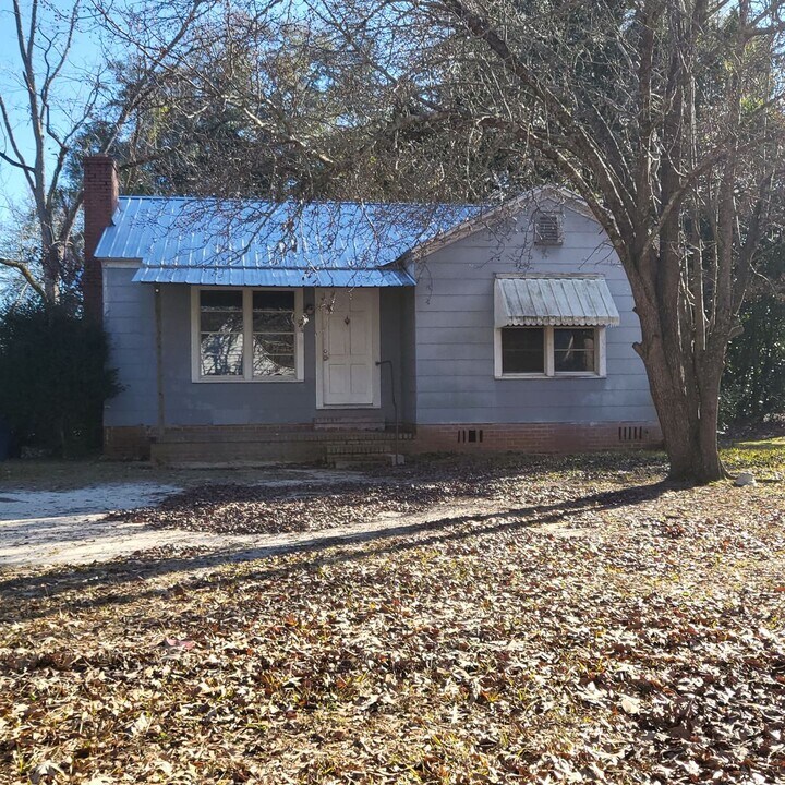 804 Woodrow Ave in Dublin, GA - Building Photo
