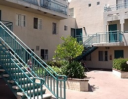 625 N New Hampshire Ave in Los Angeles, CA - Building Photo - Building Photo