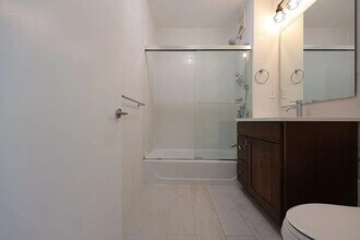 200 W 108th St in New York, NY - Building Photo - Building Photo