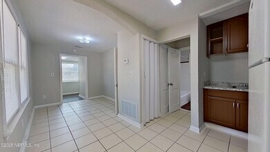 2038 Walnut St in Jacksonville, FL - Foto de edificio - Building Photo