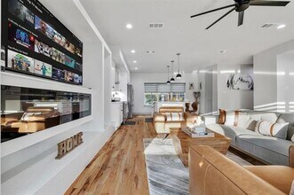5726 Oram St in Dallas, TX - Building Photo - Building Photo