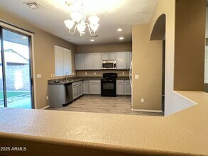 1150 E San Tan Dr in Gilbert, AZ - Foto de edificio - Building Photo