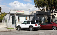 445 W 9th St in Long Beach, CA - Foto de edificio - Building Photo