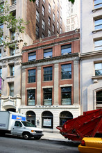 21 E 26th St in New York, NY - Foto de edificio - Building Photo