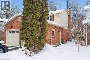 286 Auburn Dr in Waterloo, ON - Building Photo