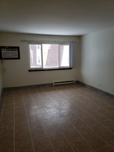 8835 N Swan Rd in Milwaukee, WI - Building Photo - Building Photo