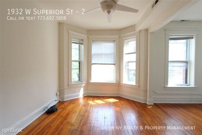1932 W Superior St in Chicago, IL - Building Photo - Building Photo