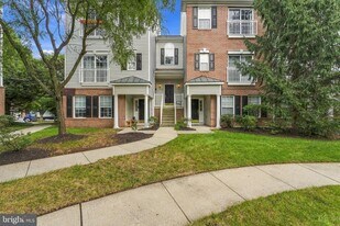 338 Lisa Way in Cinnaminson, NJ - Building Photo