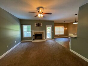 570 Brewer Dr in Locust Grove, GA - Building Photo - Building Photo