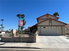 322 Brent Ct in Henderson, NV - Building Photo - Building Photo