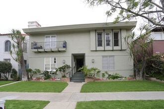215 S Elm Dr in Beverly Hills, CA - Building Photo - Building Photo