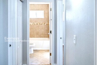 1050 Ash Ct in Thornton, CO - Building Photo - Building Photo