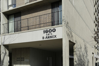 Riverside Plaza in Minneapolis, MN - Building Photo - Building Photo