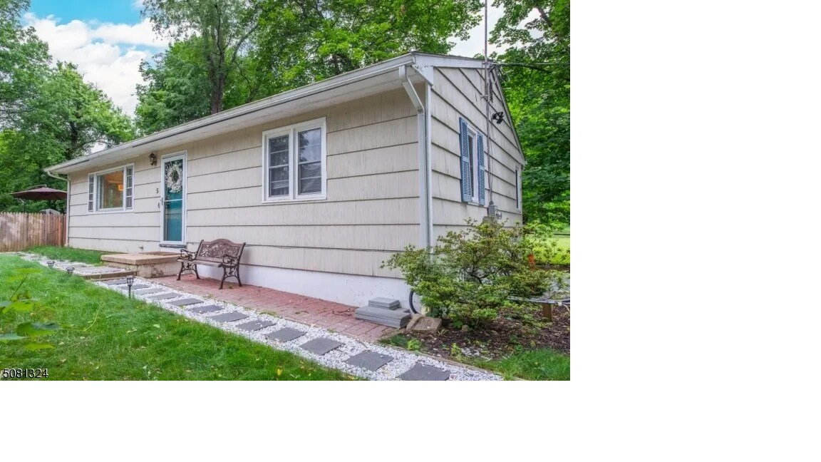 5 Cottage St in Bernards, NJ - Building Photo