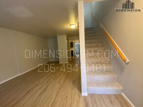 Highland Townhomes in Everett, WA - Building Photo - Interior Photo