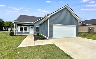 1025 Echo Rdg Rd in Columbia, TN - Building Photo