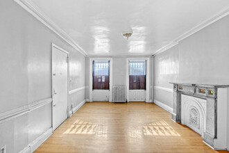 23 Brevoort Pl in Brooklyn, NY - Building Photo - Building Photo