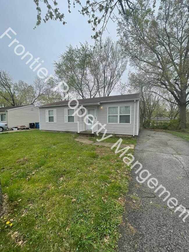12352 Santa Maria Dr in St. Louis, MO - Building Photo - Building Photo