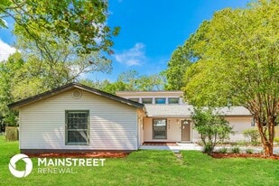 8162 Cayuga Trail W in Jacksonville, FL - Building Photo