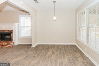 170 Woodcrest Dr in Covington, GA - Building Photo - Building Photo