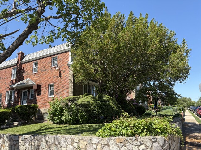 1201 E Cliveden St in Philadelphia, PA - Building Photo - Building Photo
