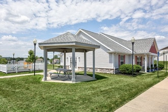 Honeybrook Greene in Utica, OH - Foto de edificio - Building Photo