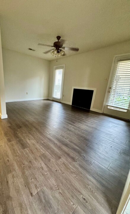 1101 Cal Rd in Baton Rouge, LA - Building Photo