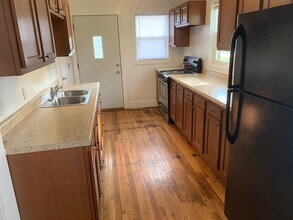 3315 Valley Dr in Le Claire, IA - Building Photo - Building Photo