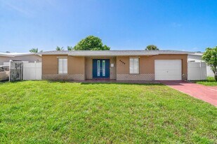 6390 Kimberly Blvd, Unit 6390 in North Lauderdale, FL - Building Photo