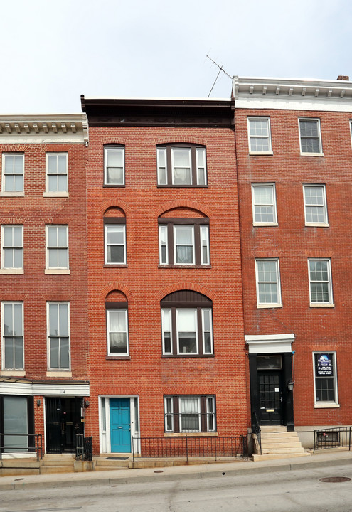 112 W Mulberry St in Baltimore, MD - Foto de edificio