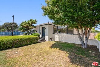 12127 Juniette St in Culver City, CA - Building Photo - Building Photo