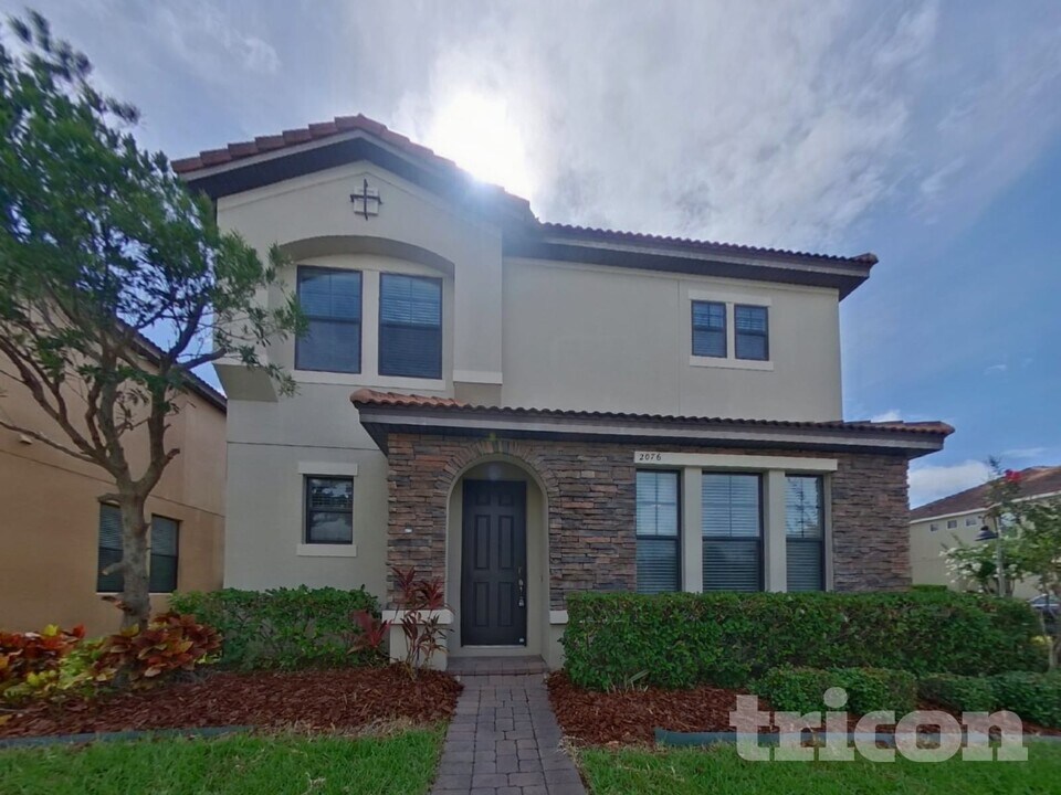 2076 Bent Grass Ave in Ocoee, FL - Building Photo