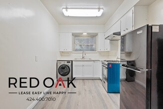 2437 S Centinela Ave in Santa Monica, CA - Building Photo - Building Photo
